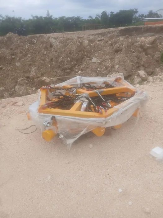 Pile-head breaking equipment — alternate view — Grand Palladium Hotel Phase 2 expansion